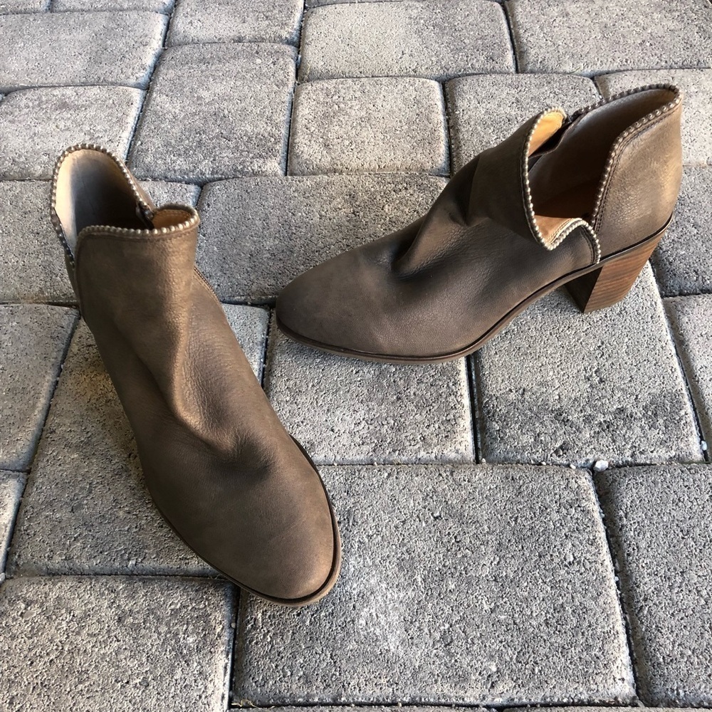 NWT Lucky Brand Pincah2 Studded Block Heel Booties in Gray size 10 - Picture 3 of 16